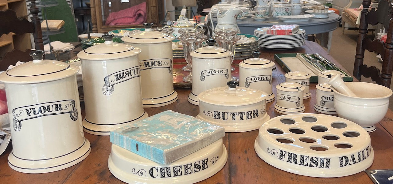 Di06 1950's  Vintage container (British made)