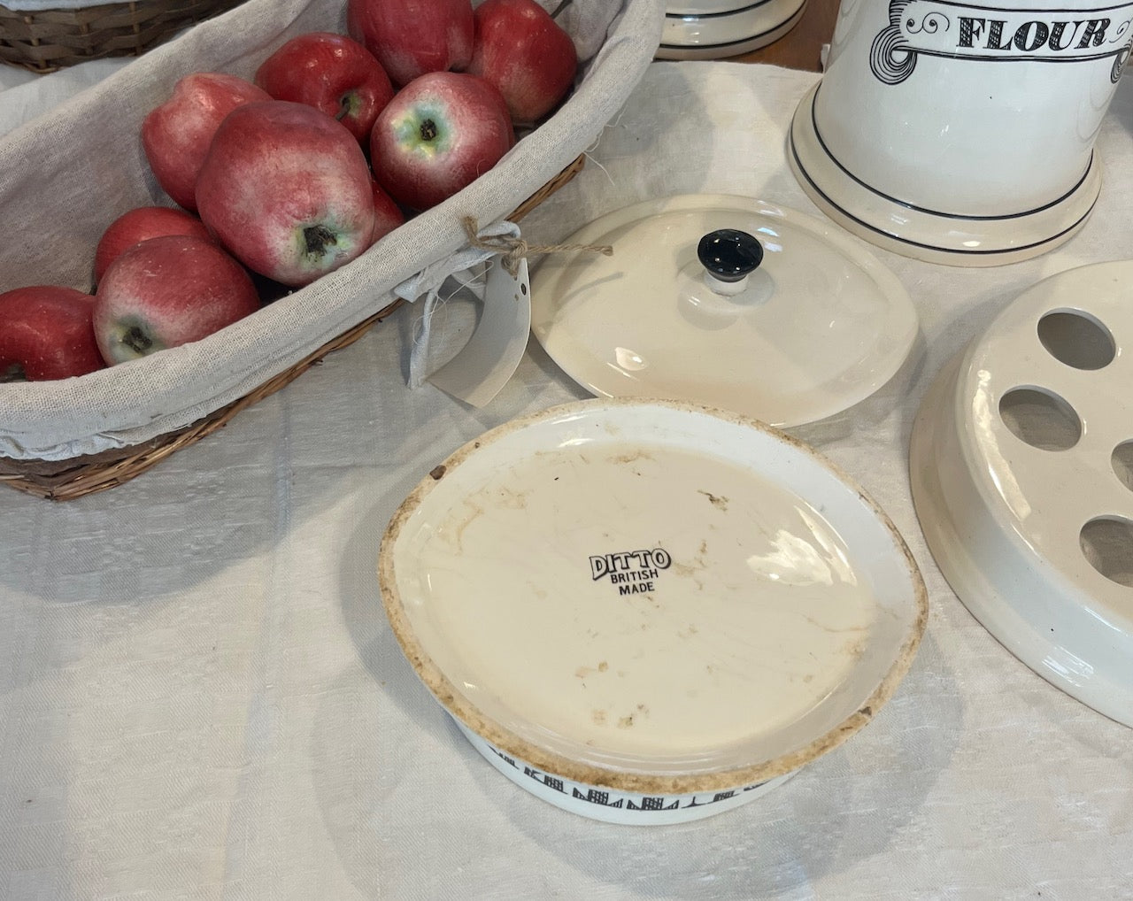 Di02  1950's covered butter dish (British made)