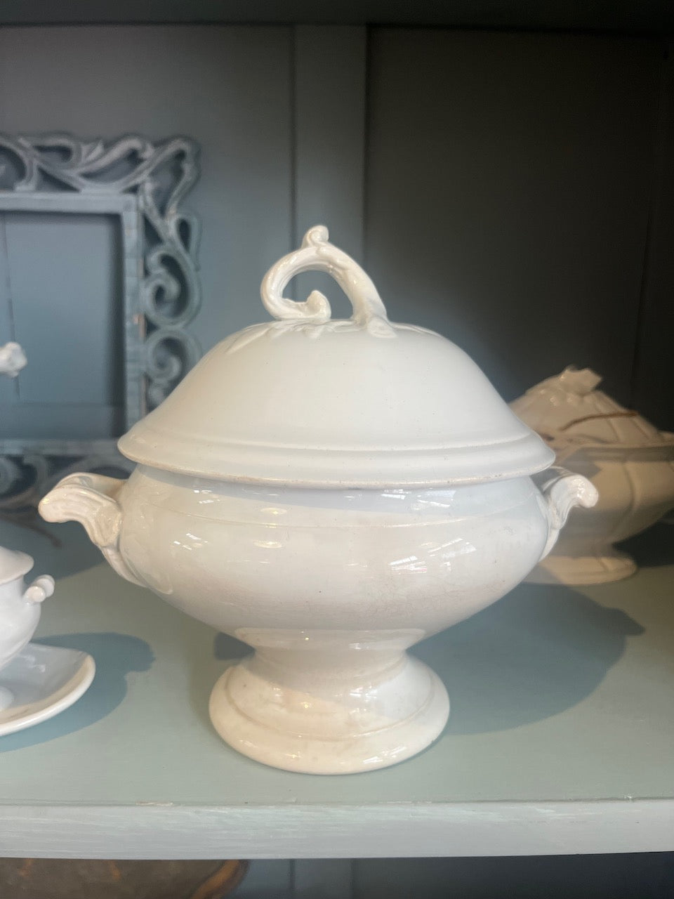 fa803 Small rare white porcelaine french antique tureen