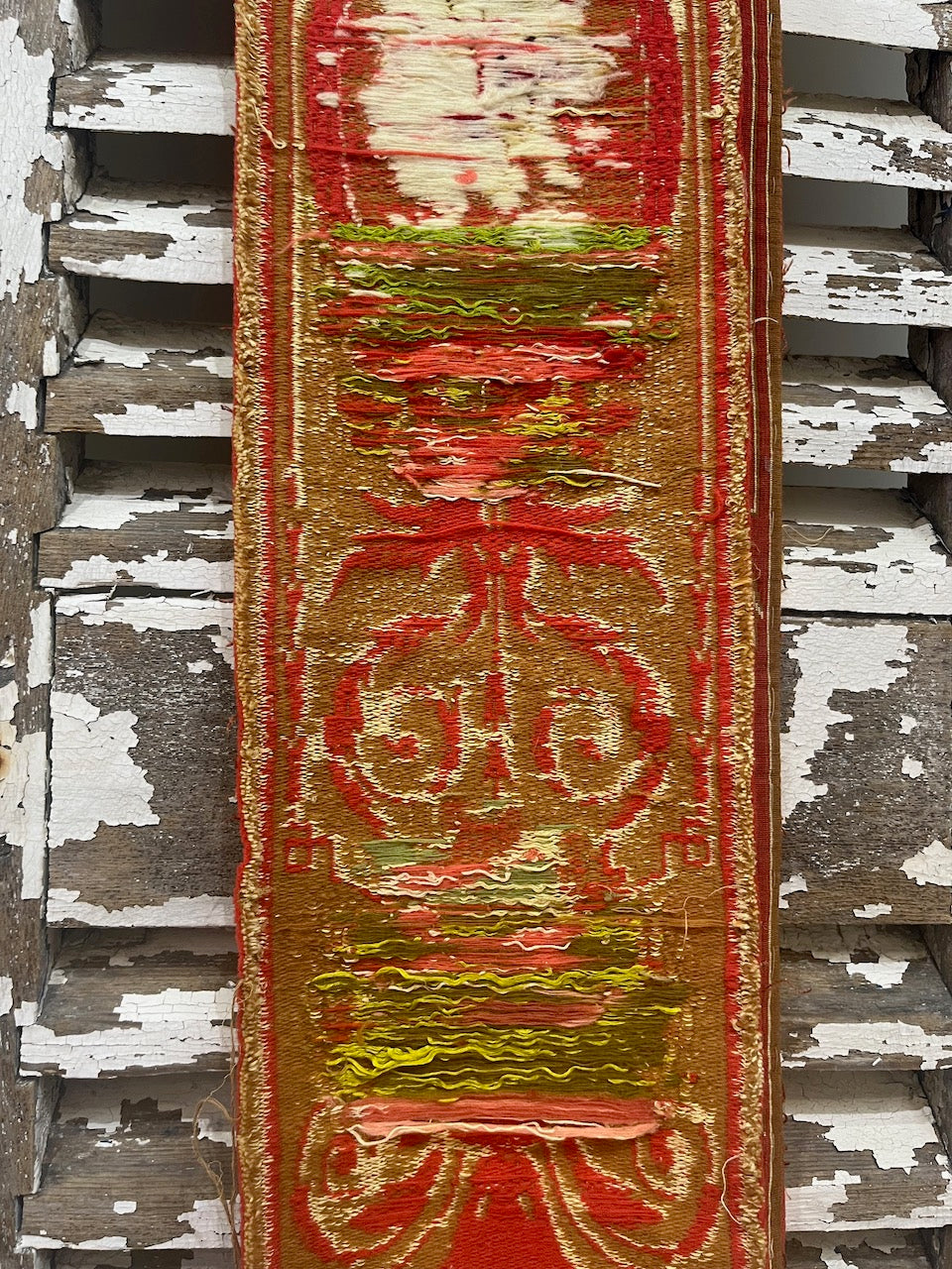 fa649 French embroidered runner