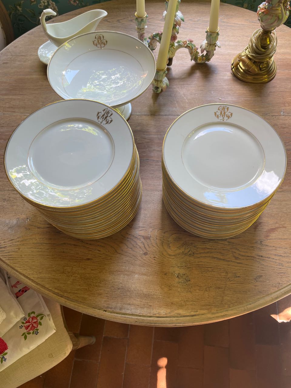 fa4881 French porcelaine with gold monogram lunch plates, each
