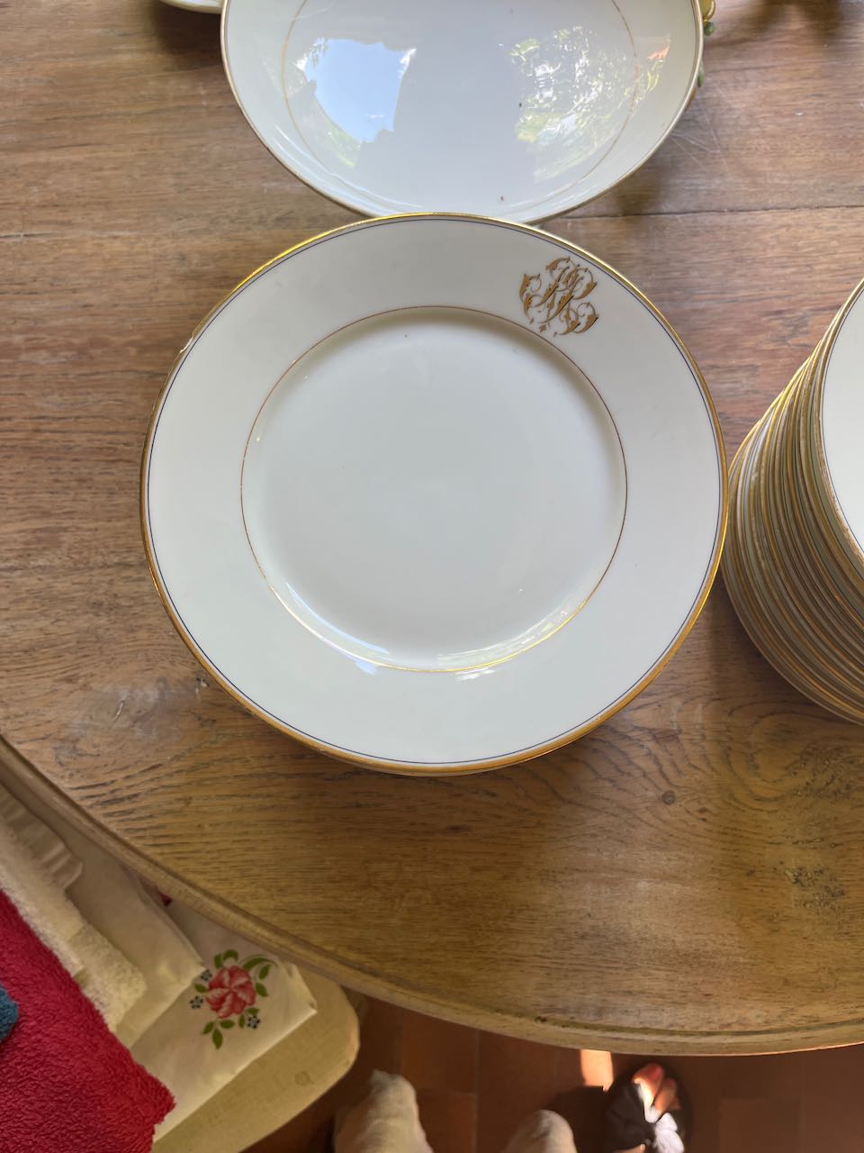 fa4881 French porcelaine with gold monogram lunch plates, each