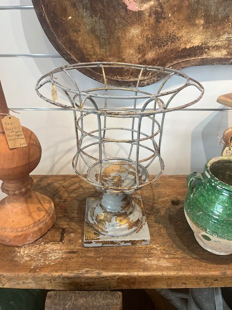 fa842 Large French metal urn