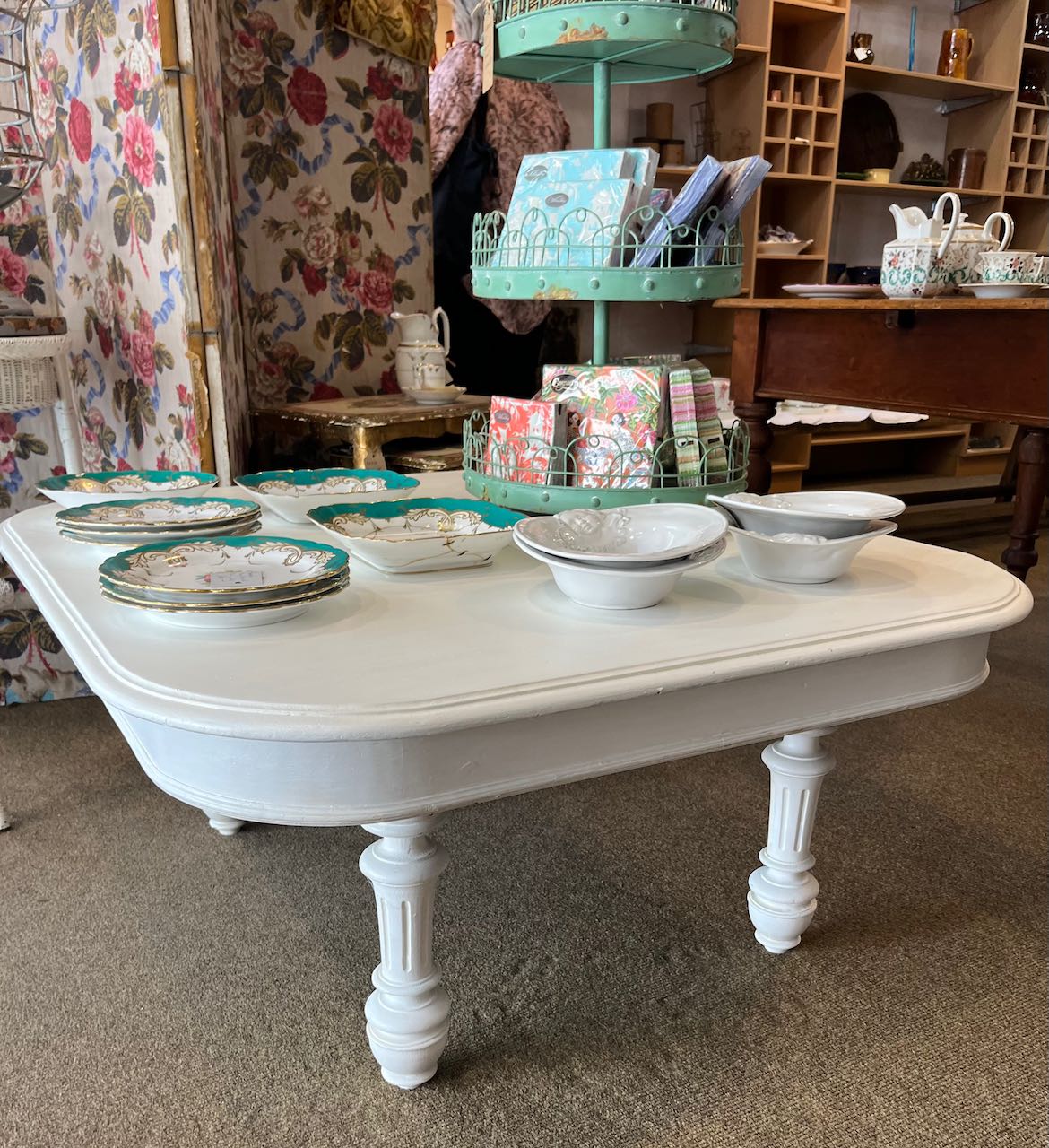 (P) Large white antique coffee table