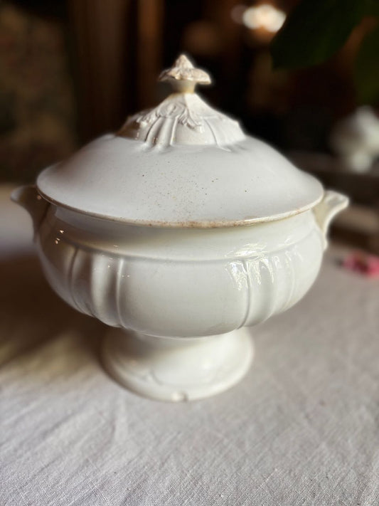 fa4850 Porcelain French Antique tureen