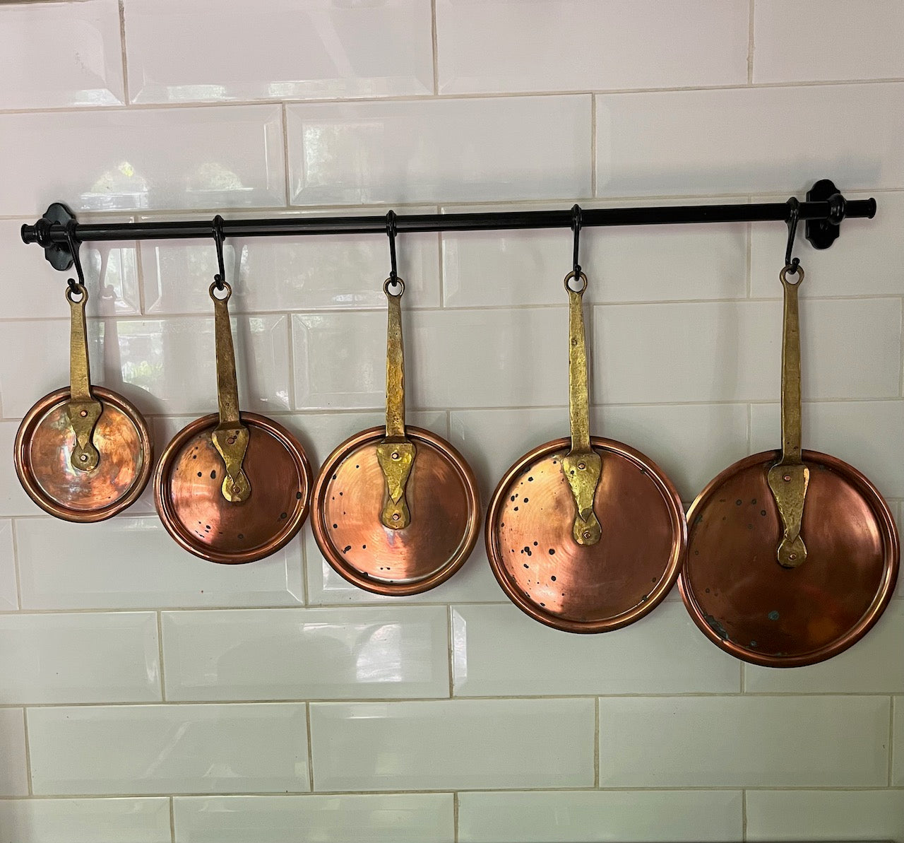 fa4118 Gorgeous set of copper pot lids x 5