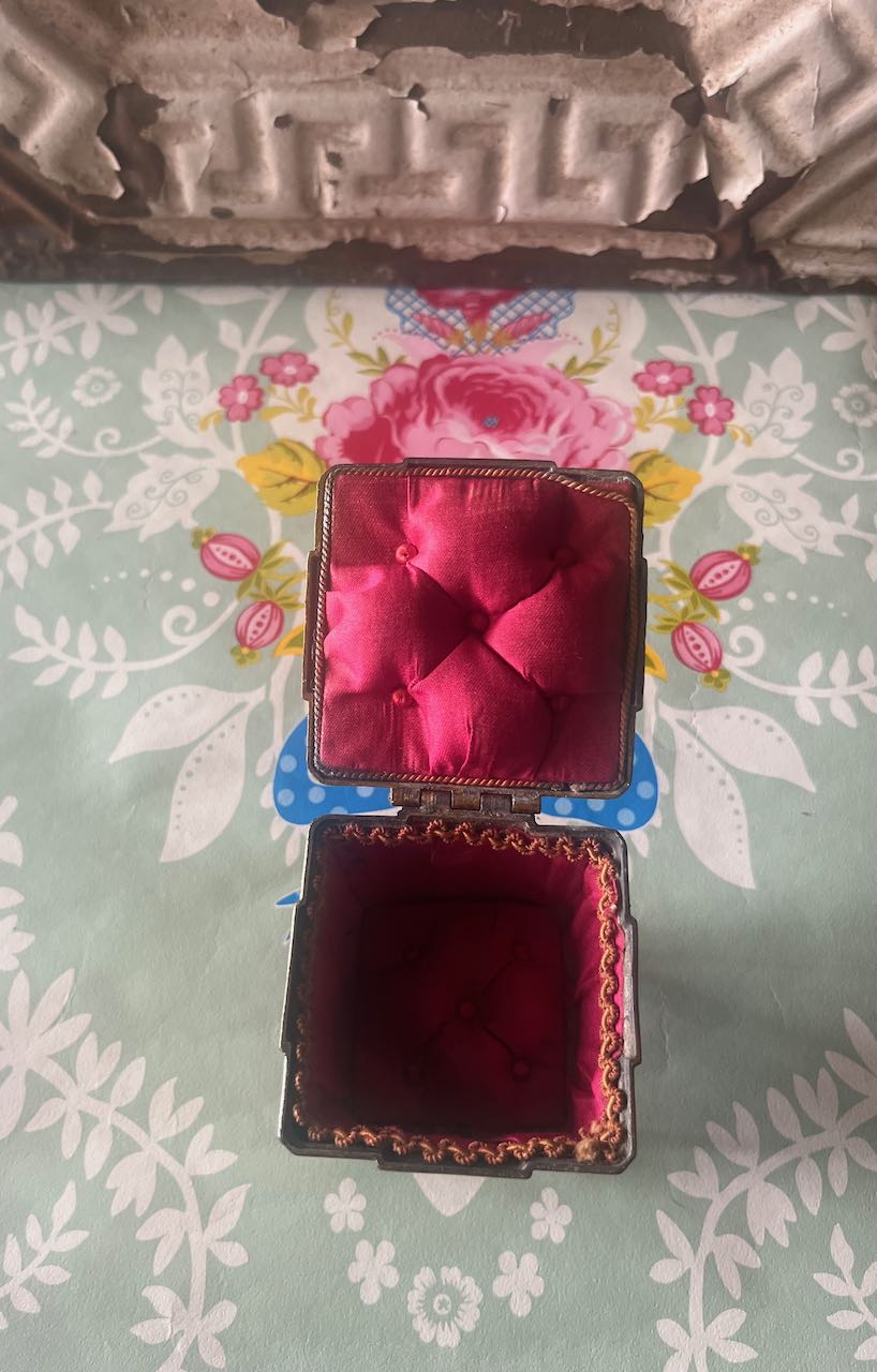 fa587 French antique jewellery box