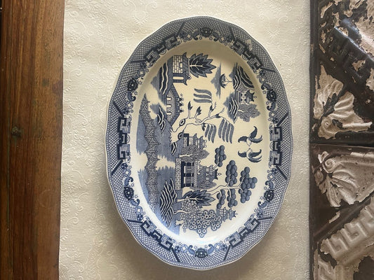 Platter,  depicting the willow pattern scene