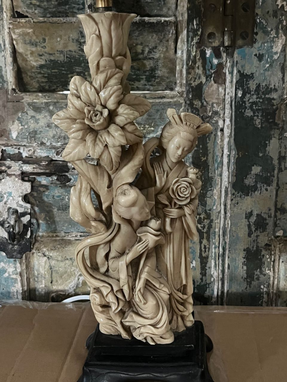 These table lamps were designed by the Italian sculptor Amilcare Santini (1910–1975) and were likely produced in the mid-20th century, specifically between the 1940s and 1960s
