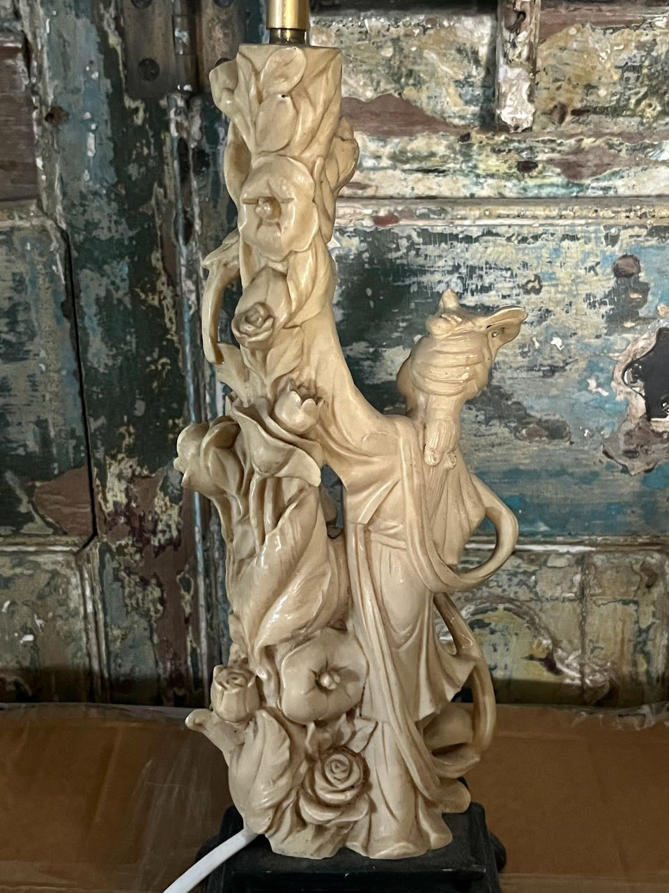 These table lamps were designed by the Italian sculptor Amilcare Santini (1910–1975) and were likely produced in the mid-20th century, specifically between the 1940s and 1960s