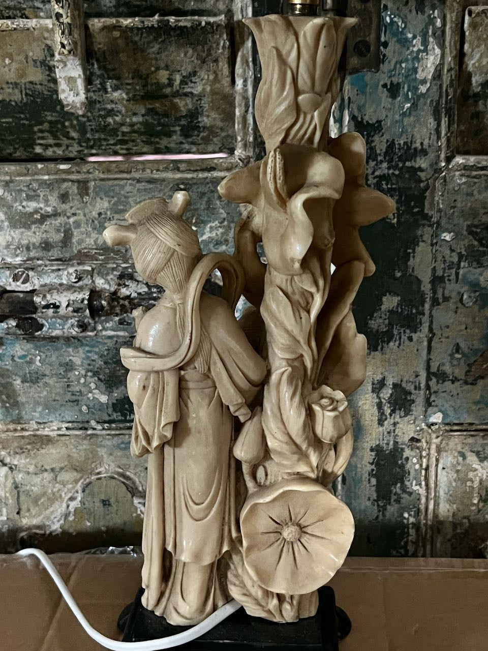 These table lamps were designed by the Italian sculptor Amilcare Santini (1910–1975) and were likely produced in the mid-20th century, specifically between the 1940s and 1960s