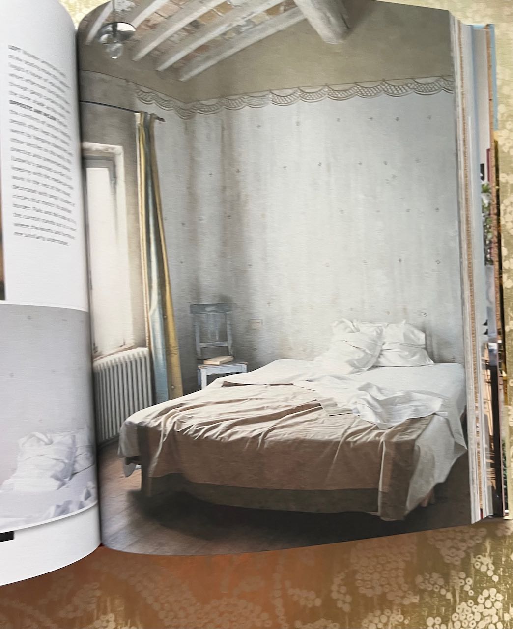 La Vita è Bella: The Elegant Art of Living in the Italian Style by Jill Foulston, (shop display book)