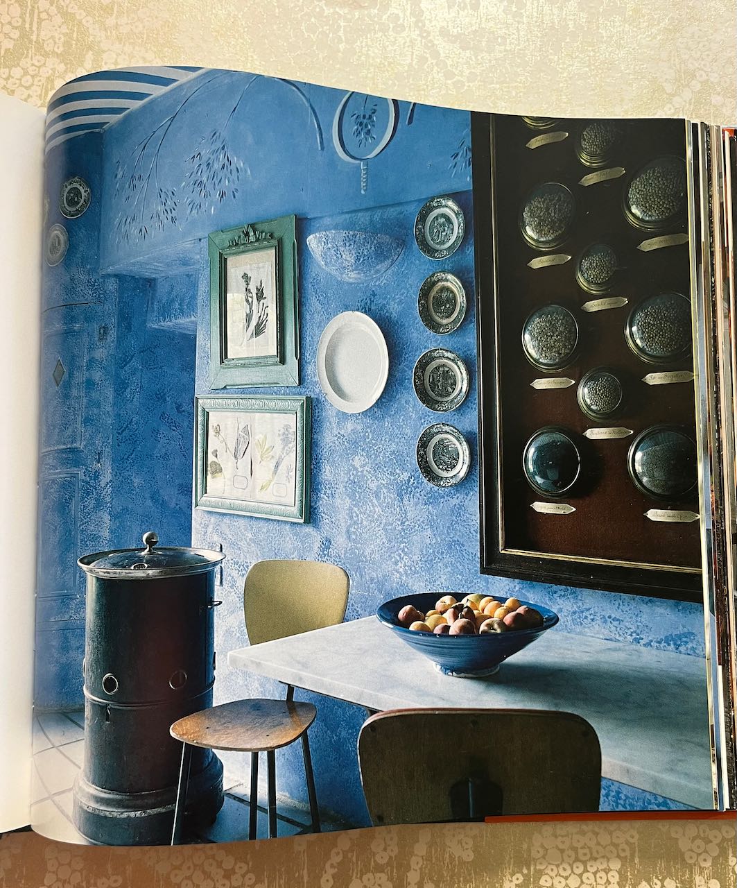 Living in Provence  (shop display book, dust sheet is slightly worn on edges).