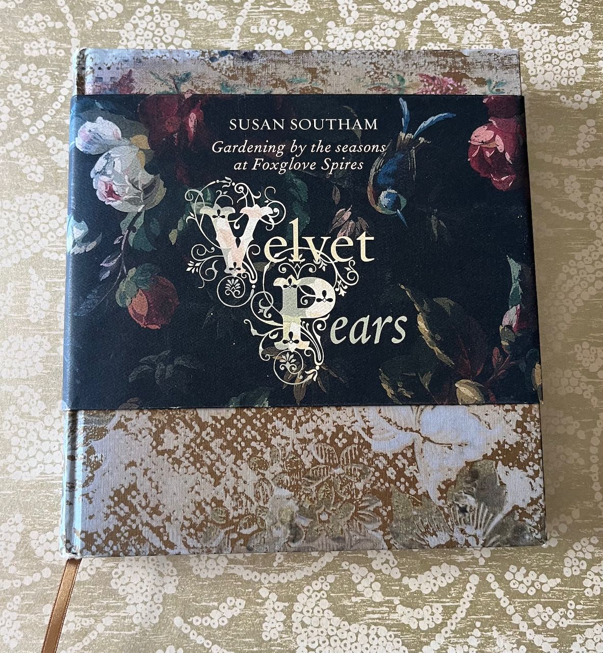Velvet Pears by Susan southam (shop display book) Great condition