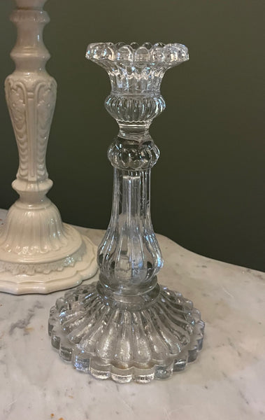 fa4337 Small glass french vintage candlestick
