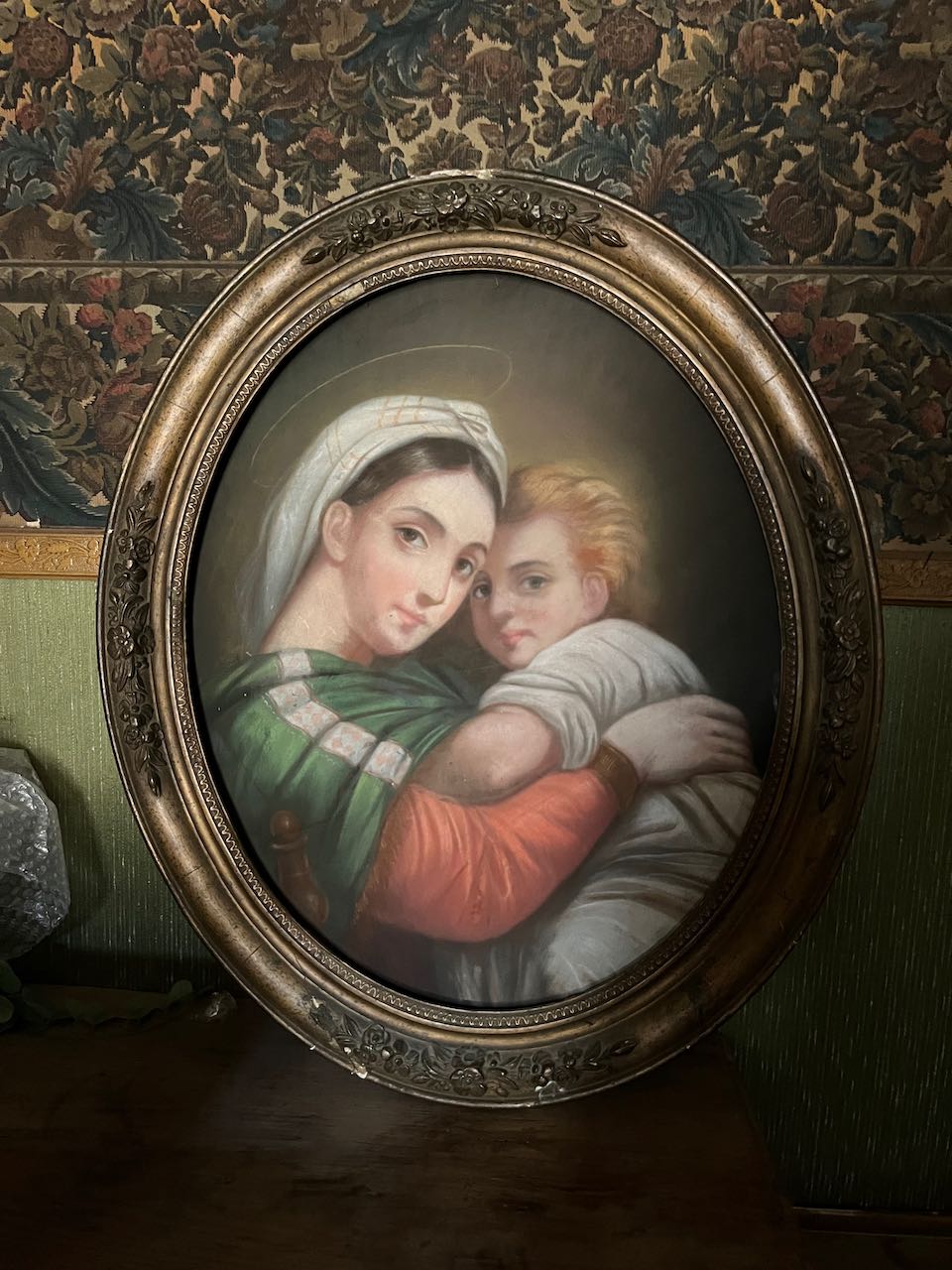 fa4364 Oval French 19th century painting of 'the virgin and child'