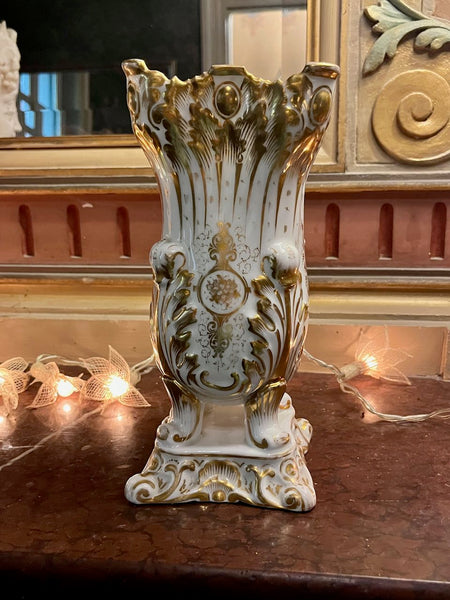 fa4462 French antique wedding vase, beautiful hand painted gold detail. one for sale