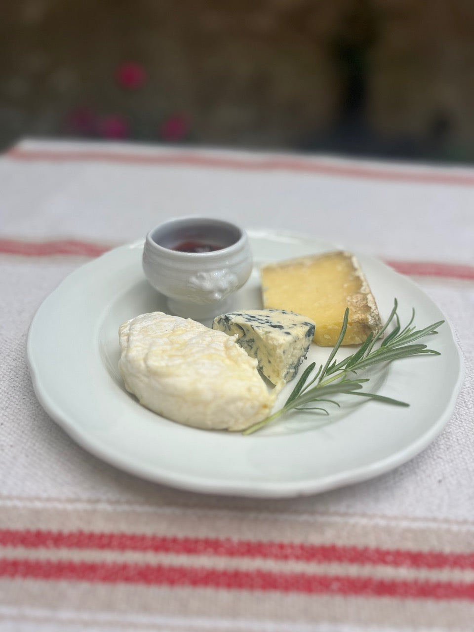 fa516 Small porcelaine bowls for jams, pates etc. (each)