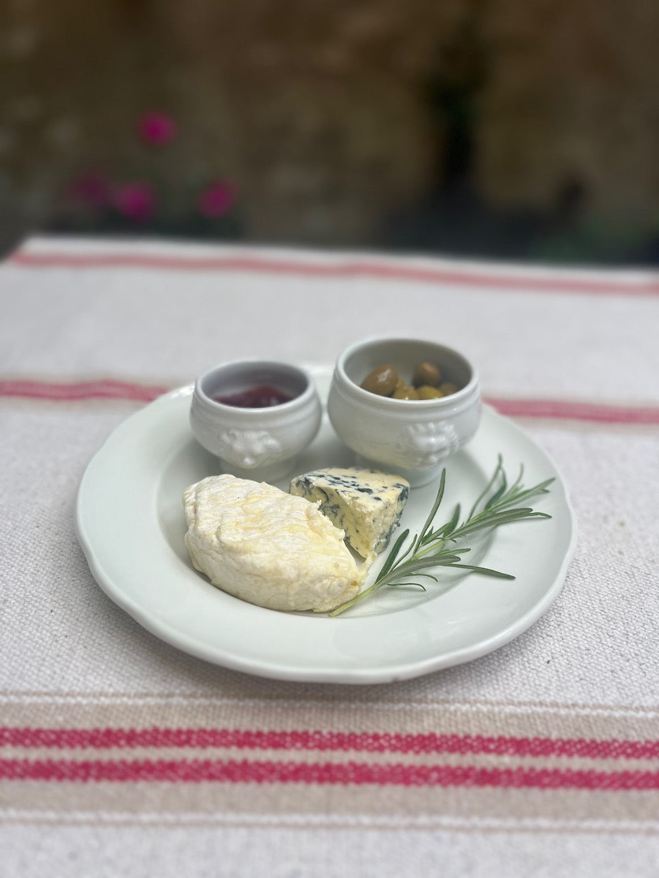 fa516 Small porcelaine bowls for jams, pates etc. (each)