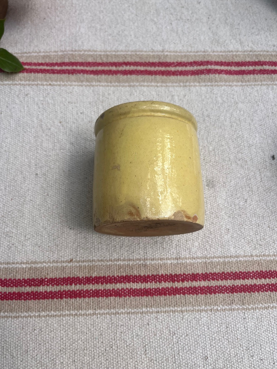 fa522 Buttery coloured Cermaic antique confiture (jam) pot, each