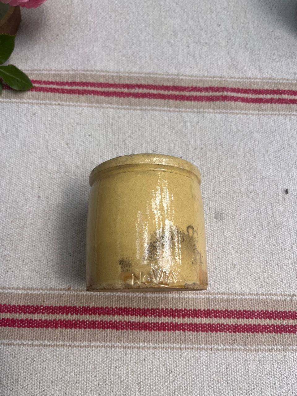 fa522 Buttery coloured Cermaic antique confiture (jam) pot, each