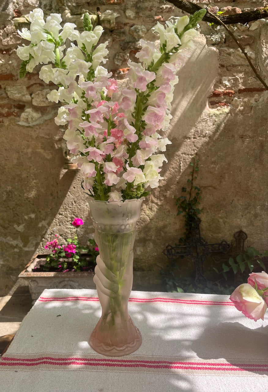 fa507 Pink 1920's glass bouquet vase