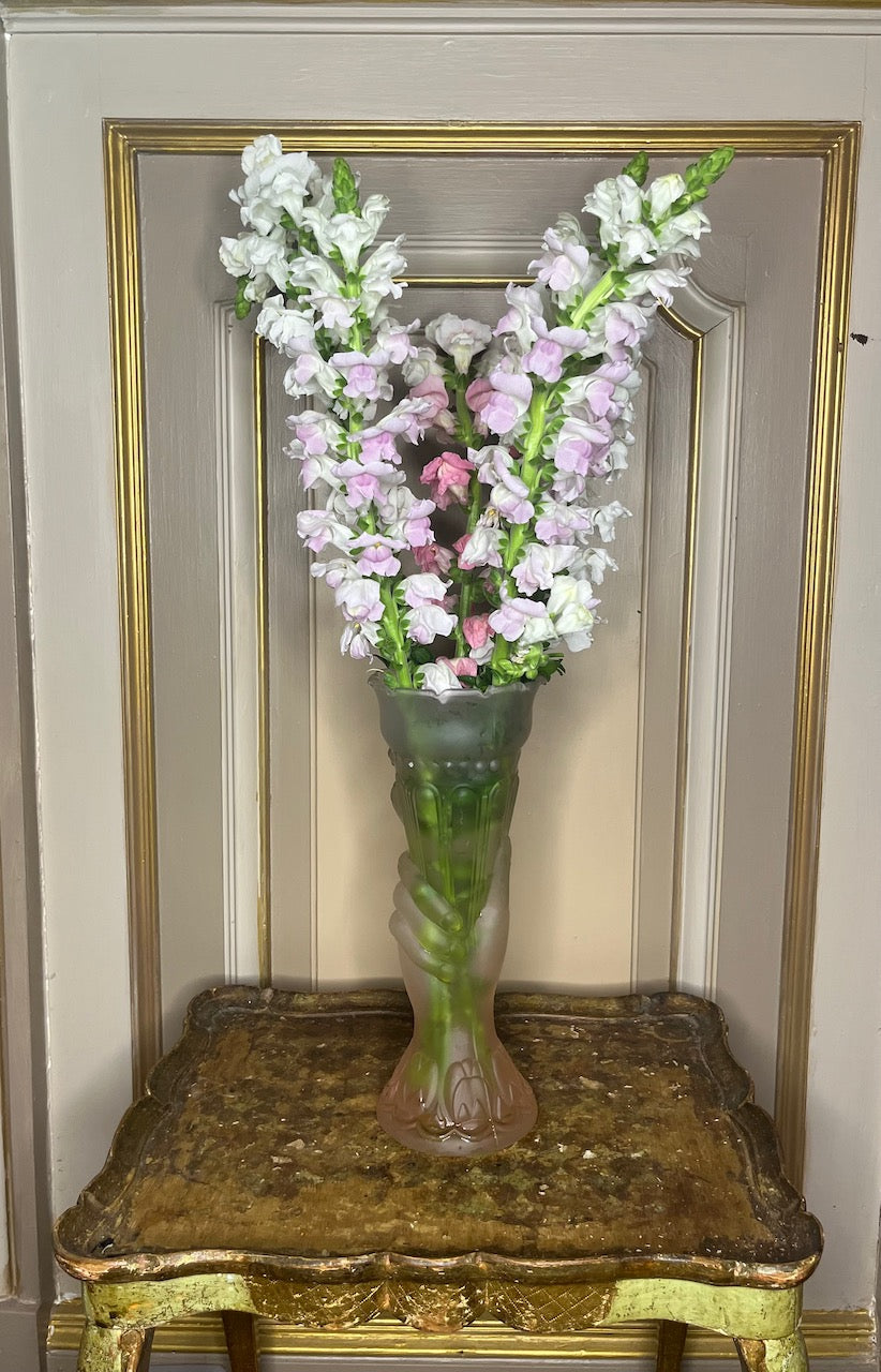 fa507 Pink 1920's glass bouquet vase