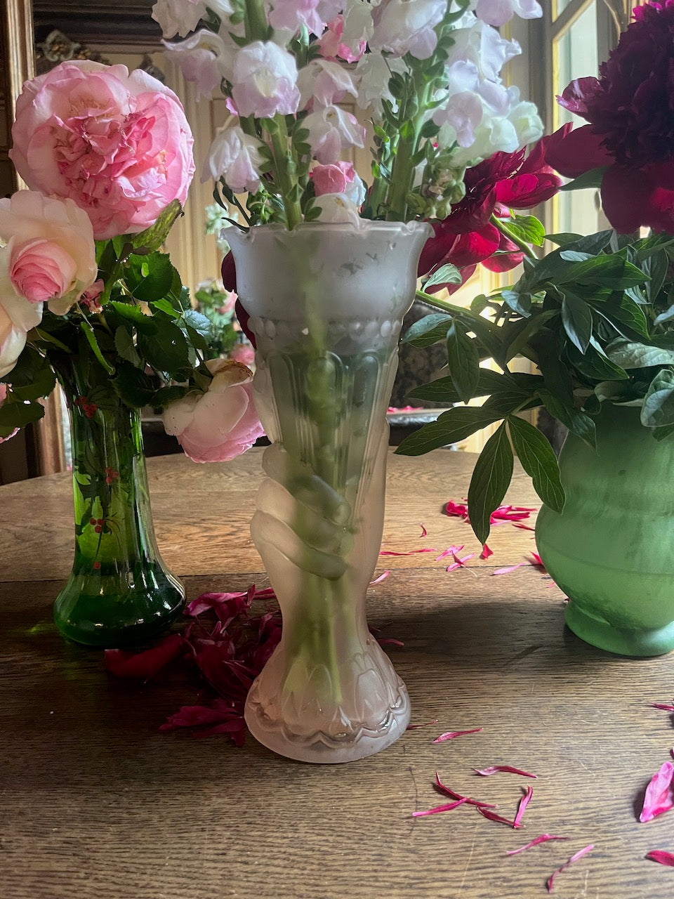 fa507 Pink 1920's glass bouquet vase