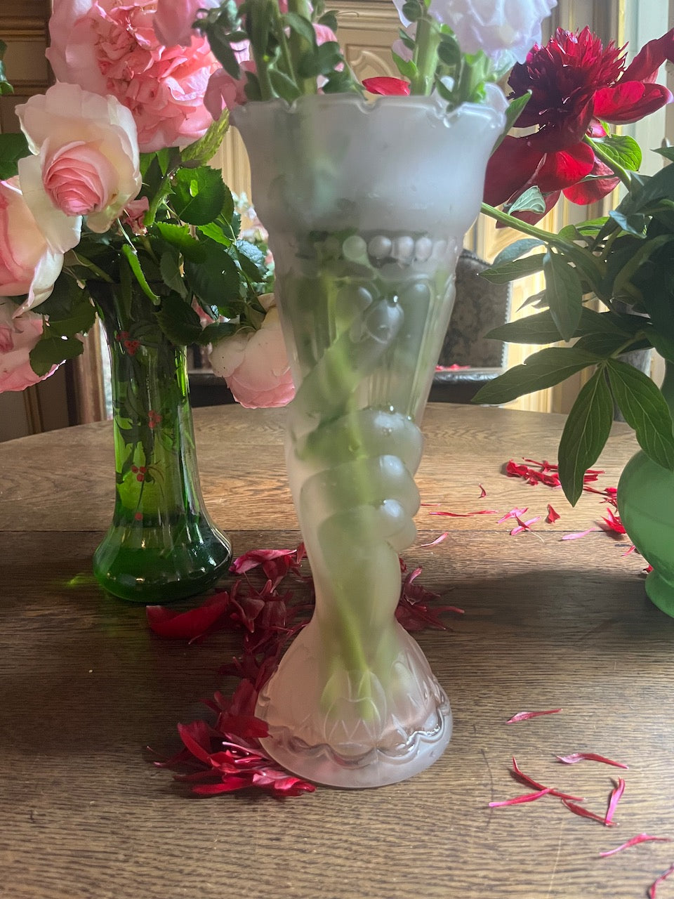 fa507 Pink 1920's glass bouquet vase