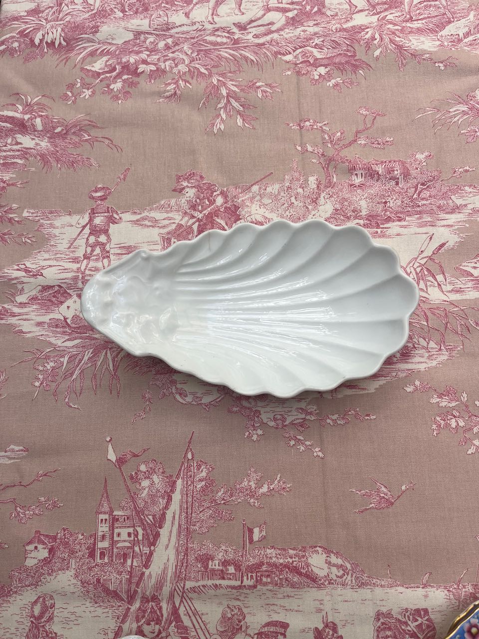 fa553 Large French antique shell dish/entree dish