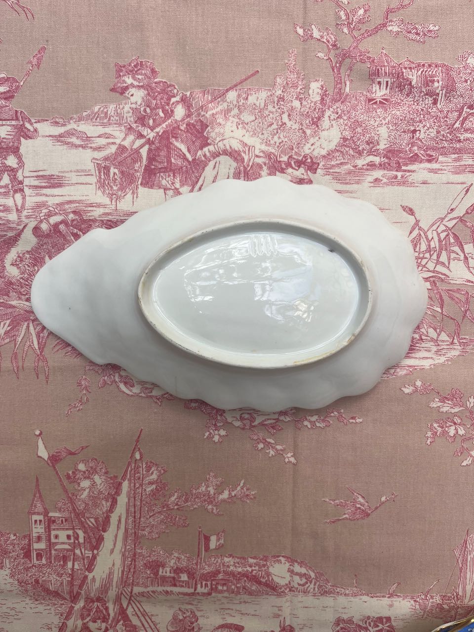 fa553 Large French antique shell dish/entree dish
