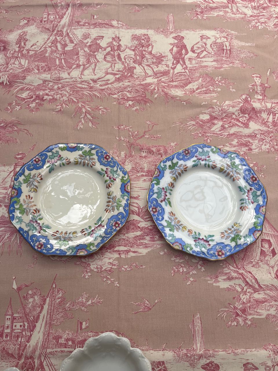 fa510 Beautiful bread and butter/cake plate, vintage (each)