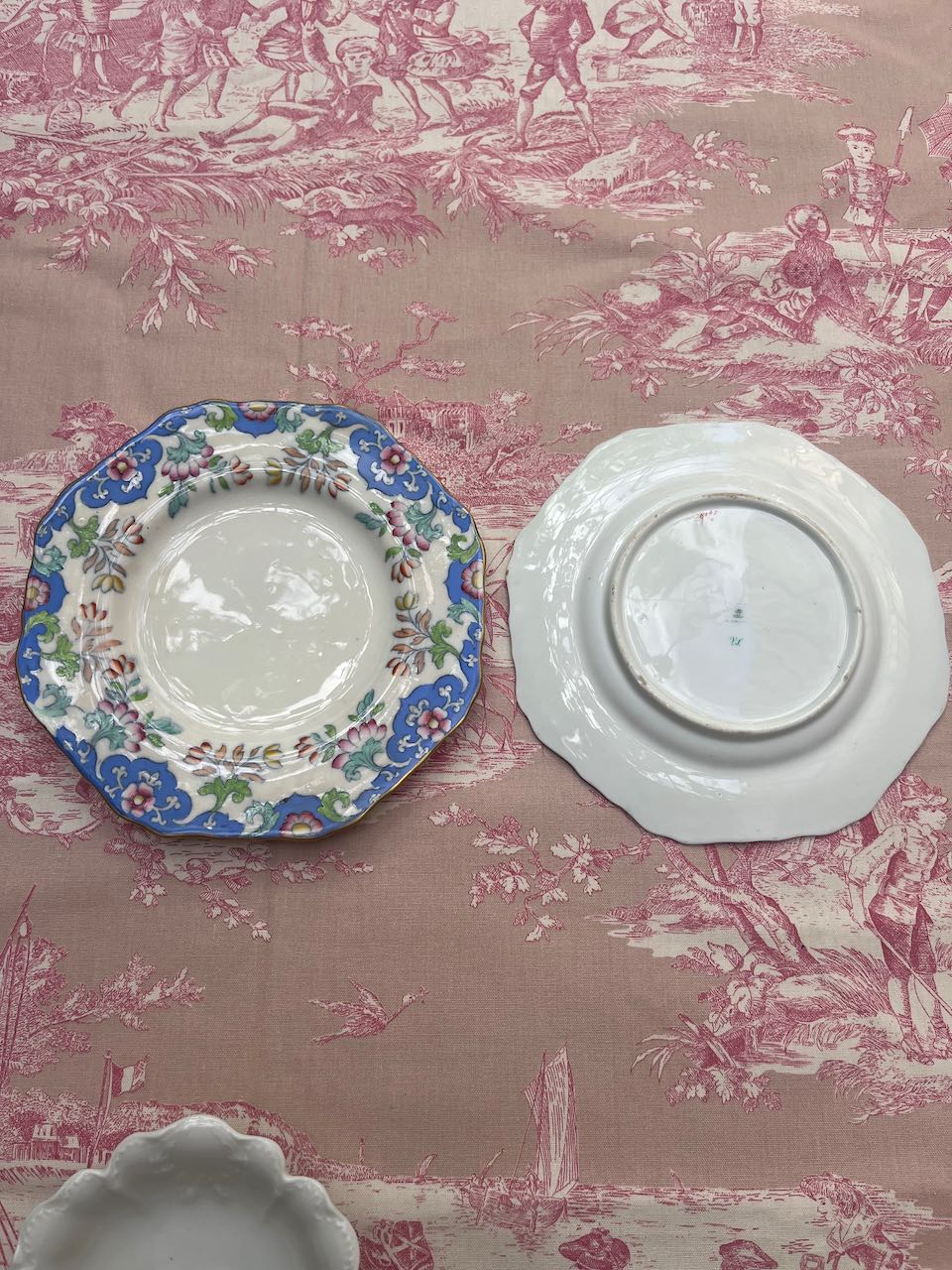 fa510 Beautiful bread and butter/cake plate, vintage (each)