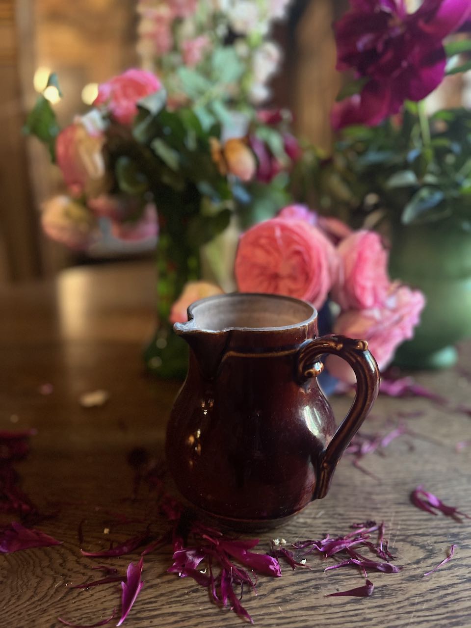 fa527 Treacle coloured French antique milk jug