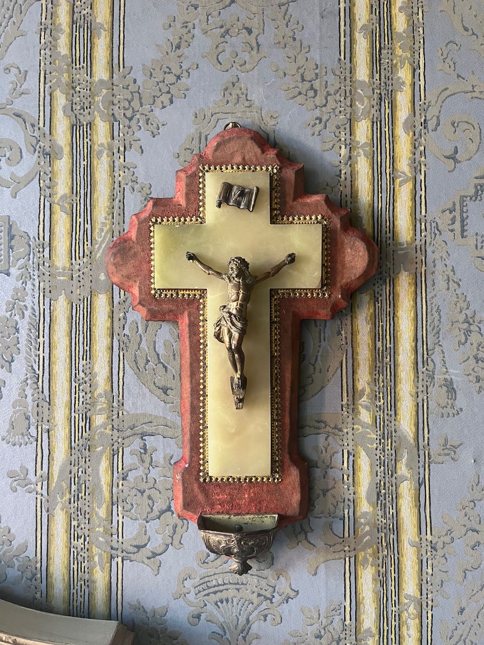fa536 Large wooden wall cross, french vintage