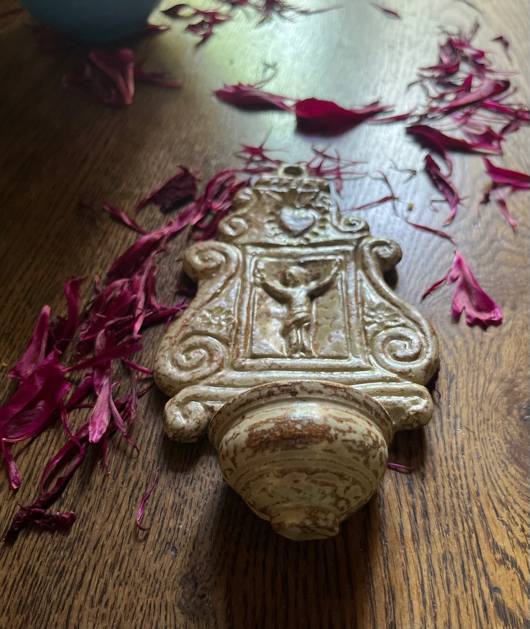 fa535 ceramic plaque/font with signature on back