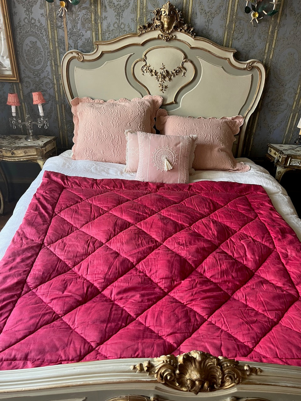 fa524 Lovely silk crimson French vintage bed cover