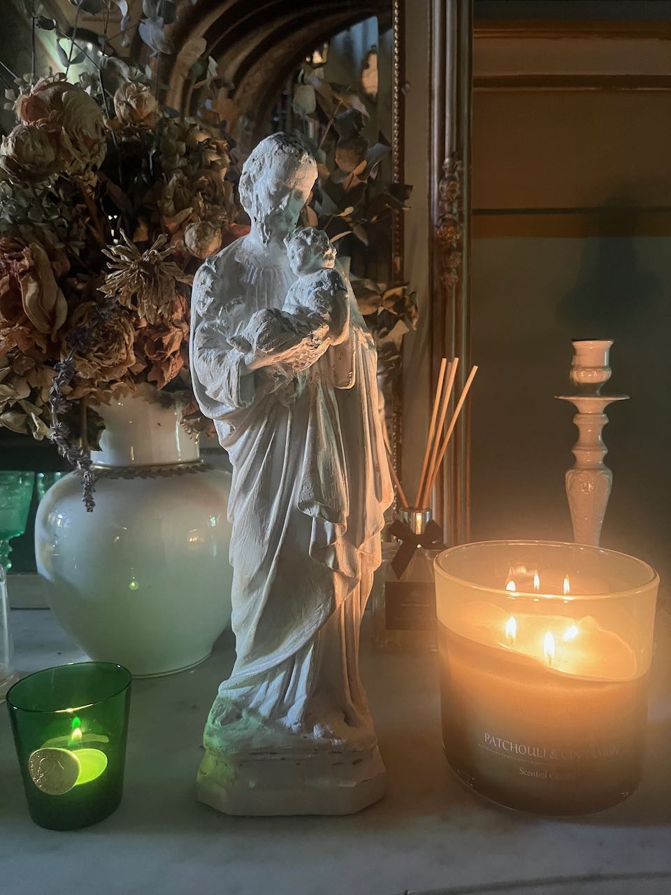 fa571 French vintage plaster saint with child