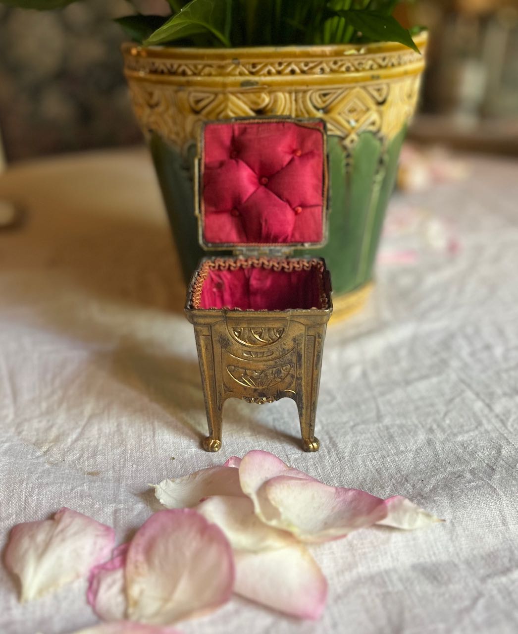 fa587 French antique metal padded jewellery box, 19th century (Copy)