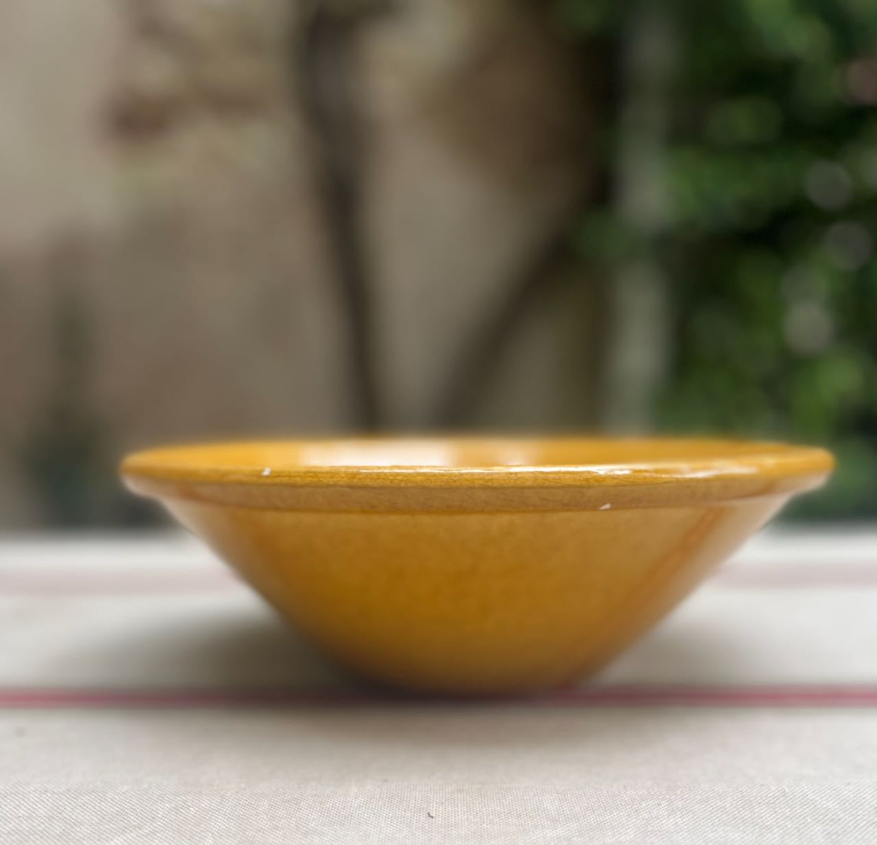 fa590 Lovely yolk coloured vintage salad bowl, medium
