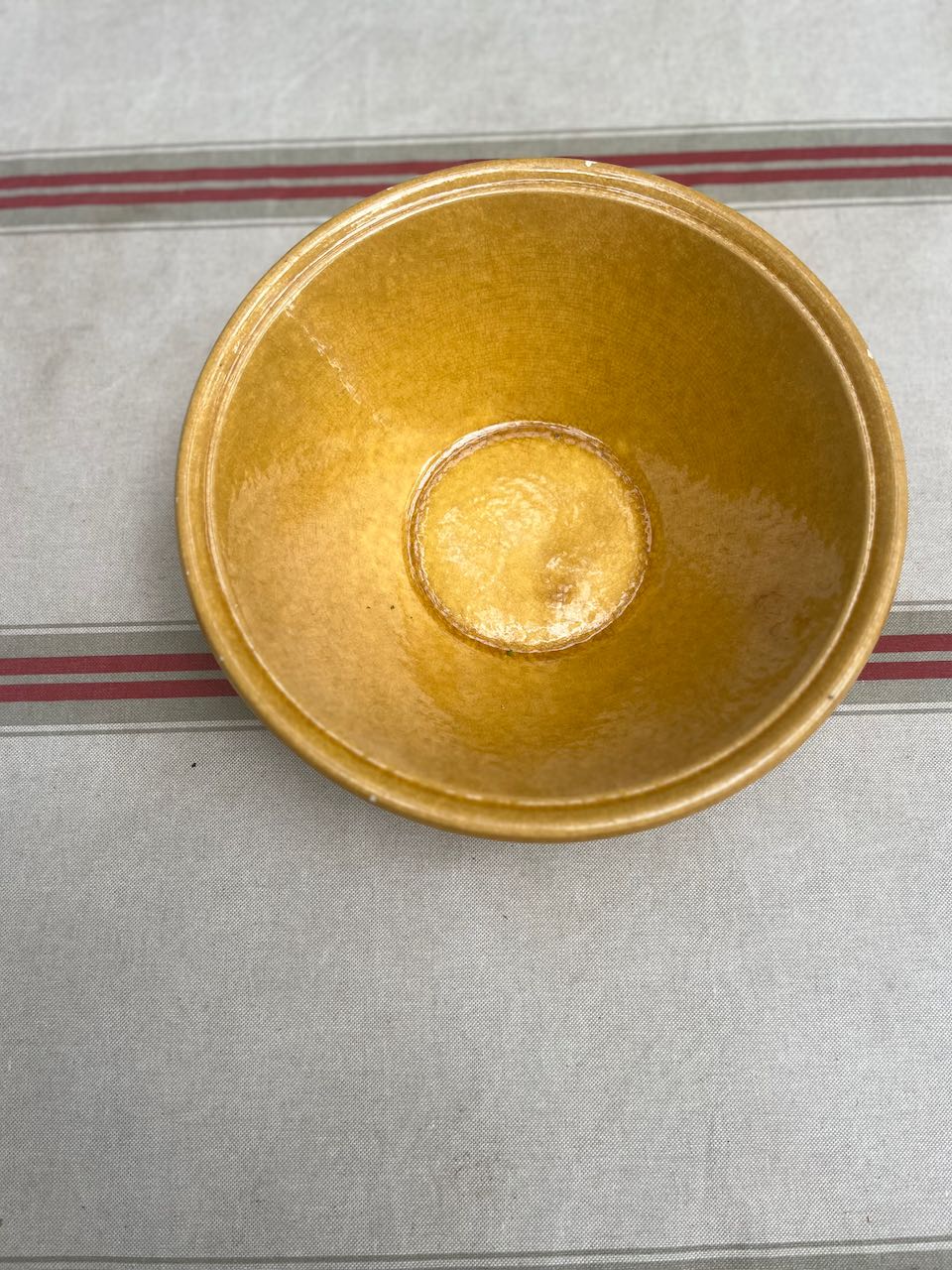 fa590 Lovely yolk coloured vintage salad bowl, medium