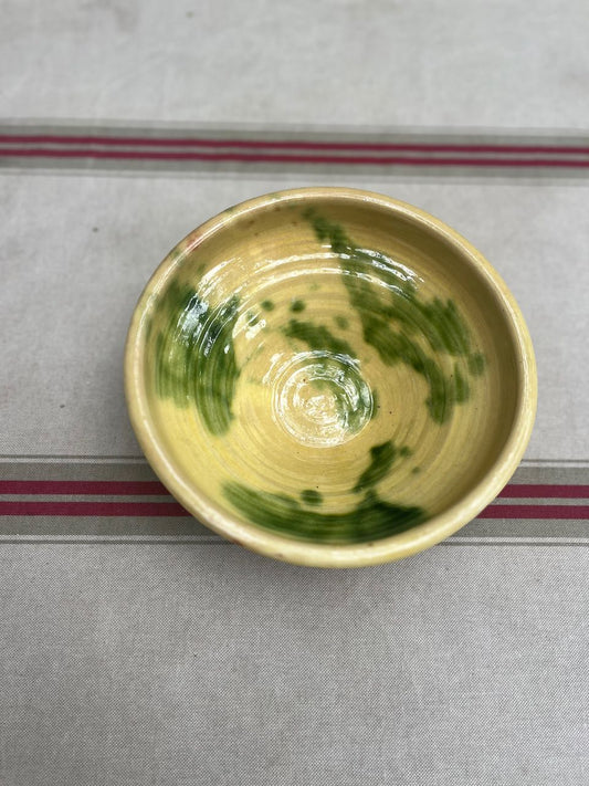 fa597 Small creamy yellow and green glazed Spainish bowl