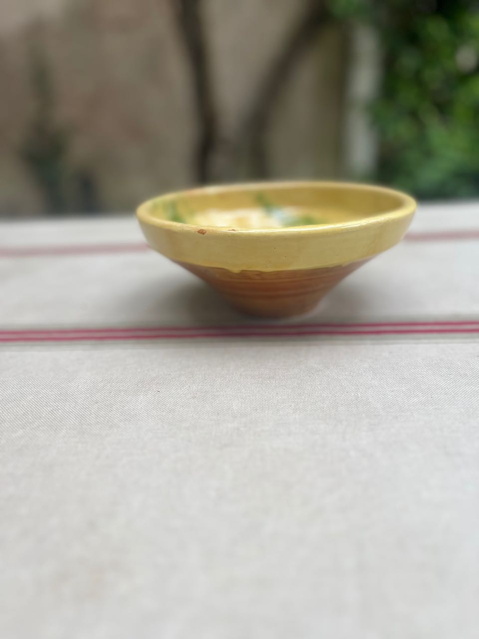 fa597 Small creamy yellow and green glazed Spainish bowl