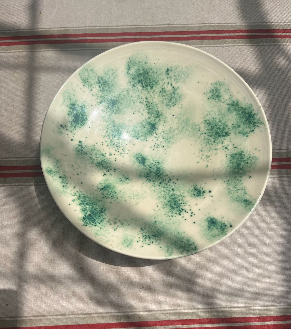 fa599 Large pottery salad bowl creamy yellow and green