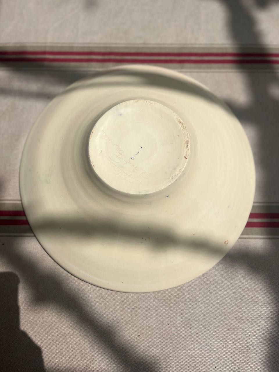 fa599 Large pottery salad bowl creamy yellow and green