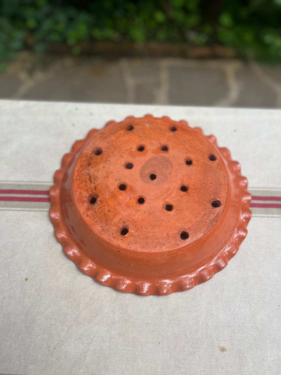 fa596 Terracotta handpainted pie dish
