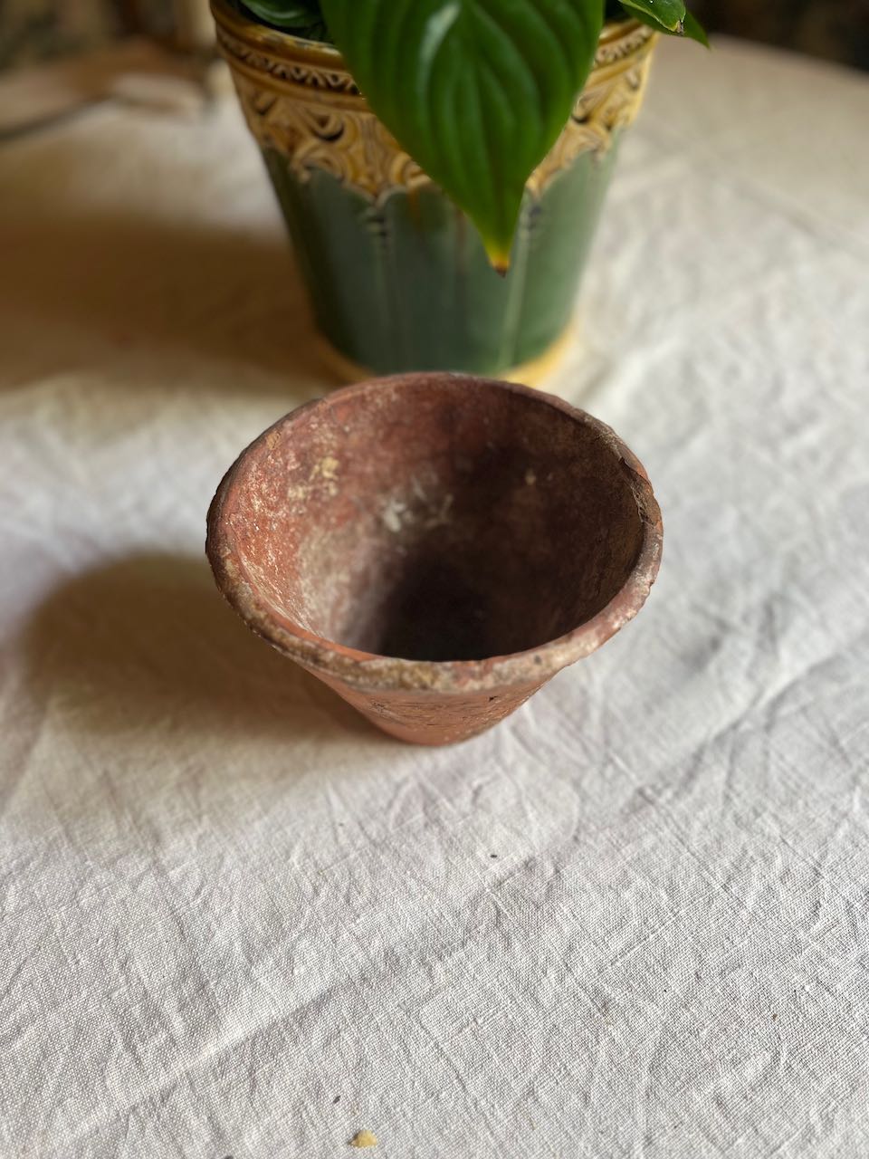 fa588 Small terracotta French antique pot