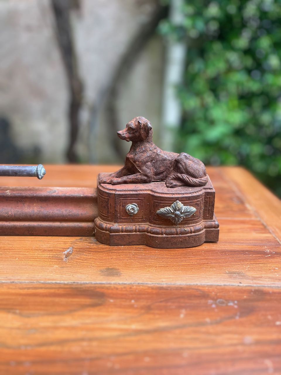 fa593 French antique Fireguard with 2 Ornamental dogs