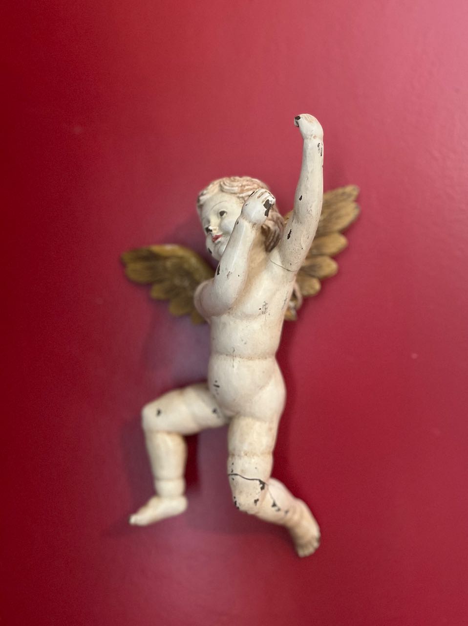 fa698 Small hanging wall cherub