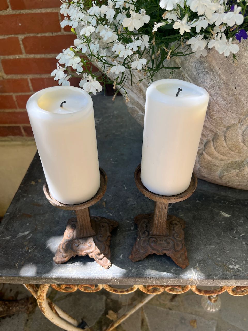 fa621 Small metal candlestand